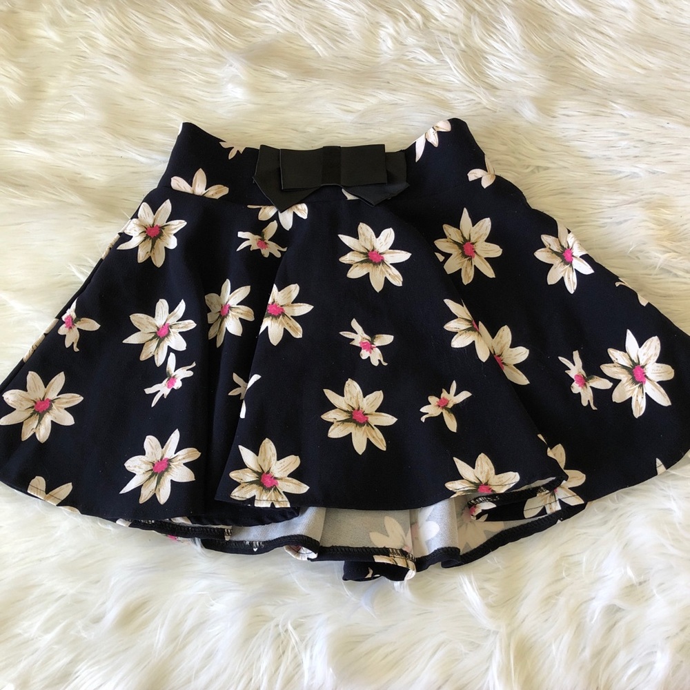 Black and White Floral Skirt Size S/M